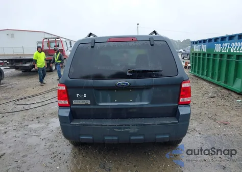 2008 Ford Escape Xlt from USA, damaged, VIN 1FMCU03ZX8KB03983